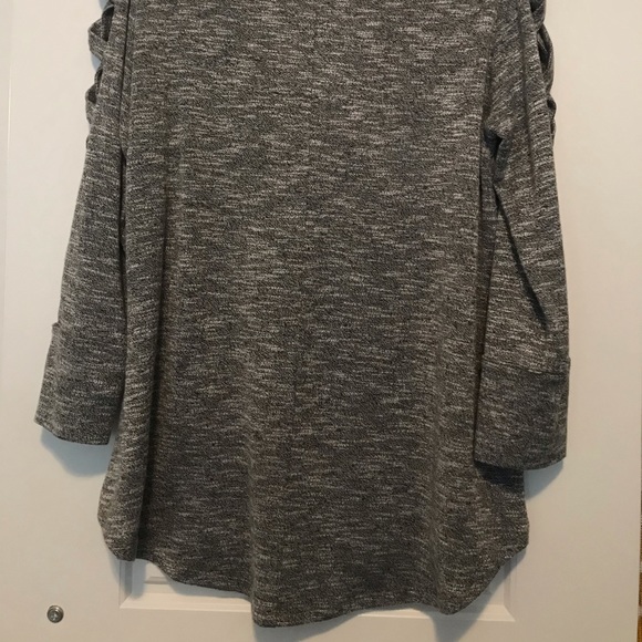 Cross cross arm sweater - Picture 3 of 3